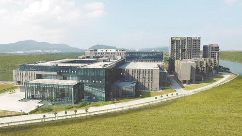 從 熄燈工廠 邁向 燈塔工廠 一家模具行業(yè)公司的 數(shù)智 密碼